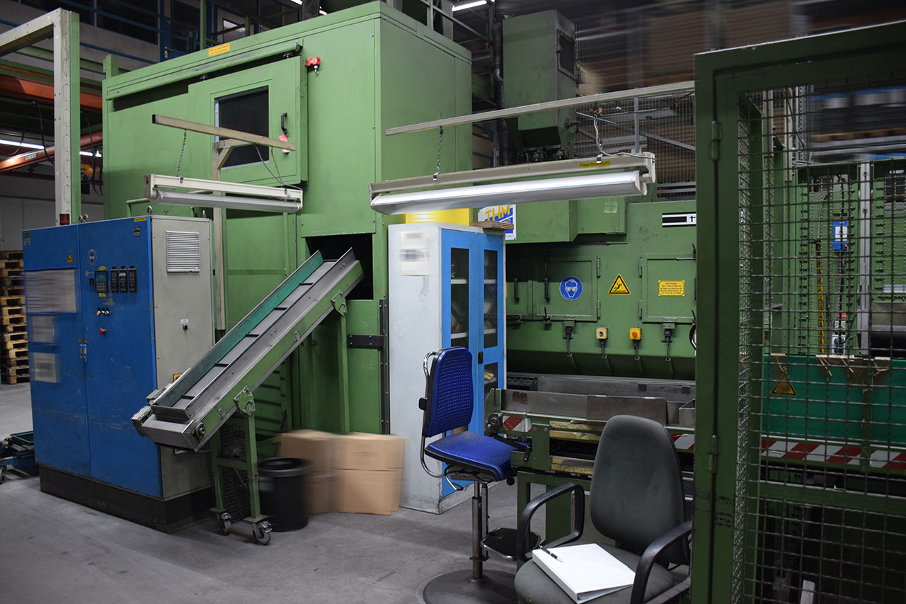 Walther-Trowal-THM-4002E-continuous-shot-blasting-machine-SA2125-p2 Walther Trowal THM 400/2E stroj za neprekinjeno peskanje SA2125, rabljen