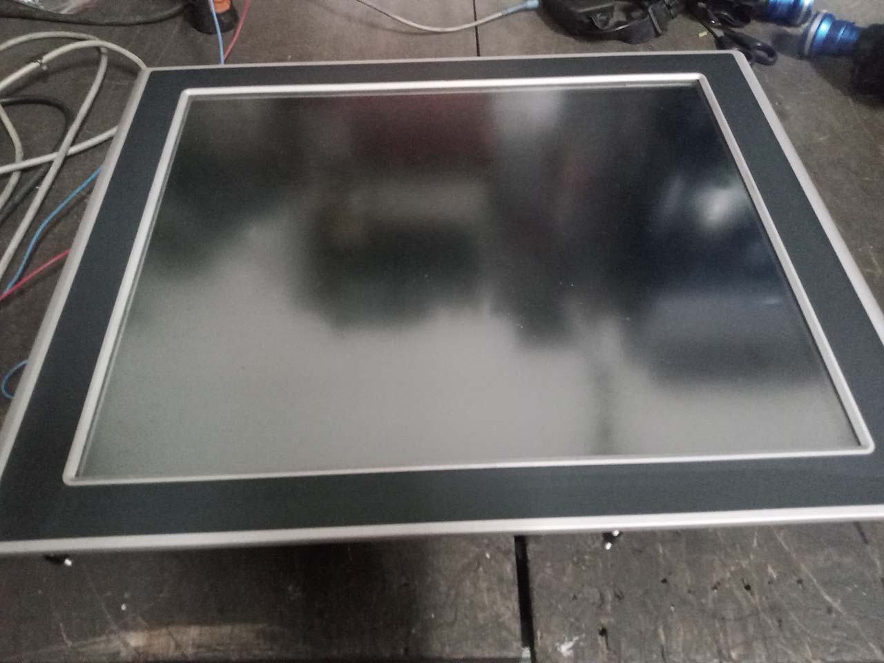 Bachmannov operaterski terminal OT1319, 19" zaslon na dotik, rabljen Bachmannov operaterski terminal OT1319, 19" zaslon na dotik, rabljen
