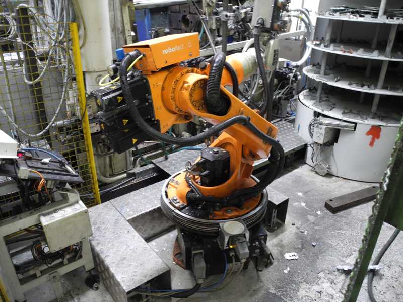 DSCN8889 Kuka KR 16-F, livarski robot, rabljen HR1814