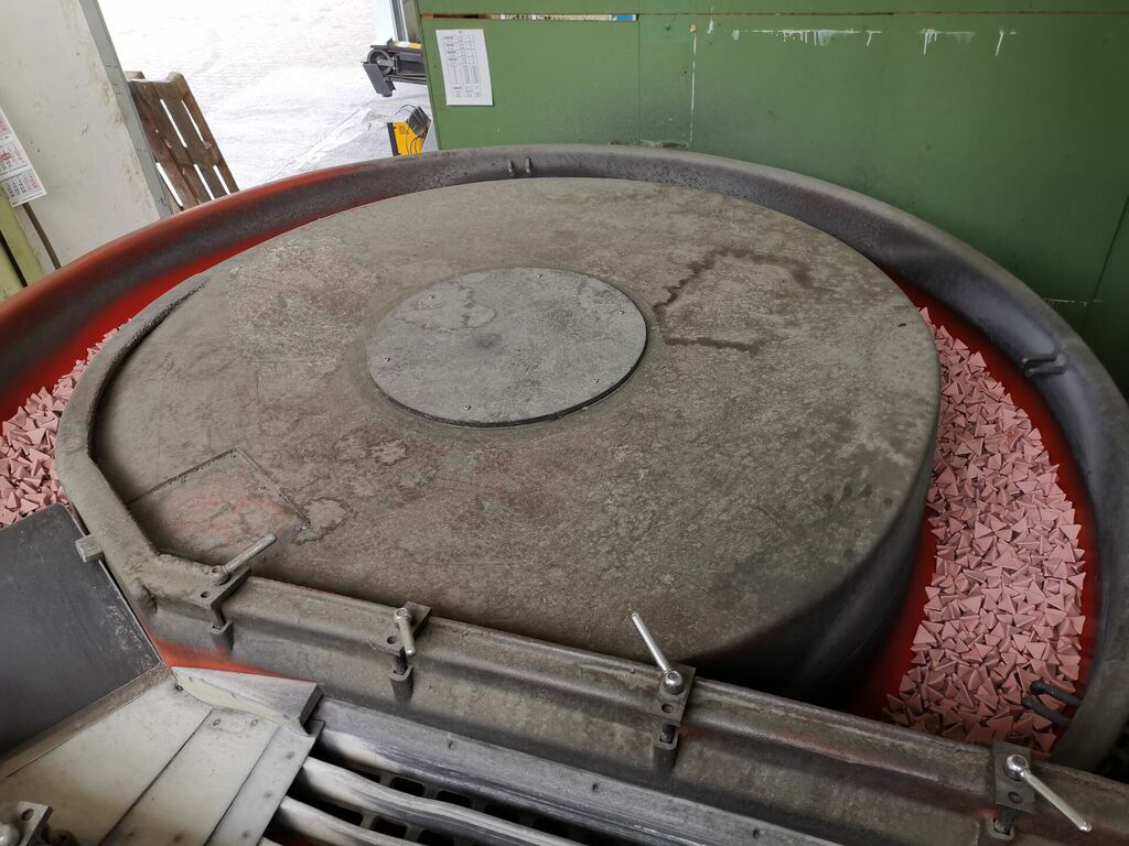 R-osler-R-470_3000-rotary-vibratory-finishing-machine-p2 Rösler R 470/3000 rotacijski vibracijski stroj za dodelavo GA2236, rabljen