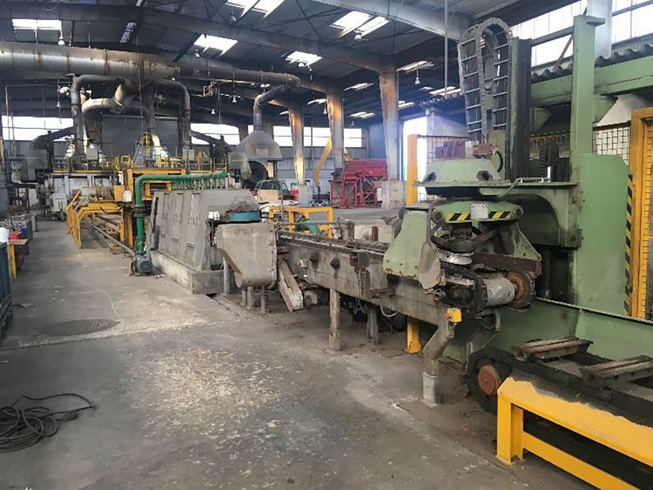 ingot_stacker_p3 Tovarna za pretaljevanje aluminija IA2541, rabljena
