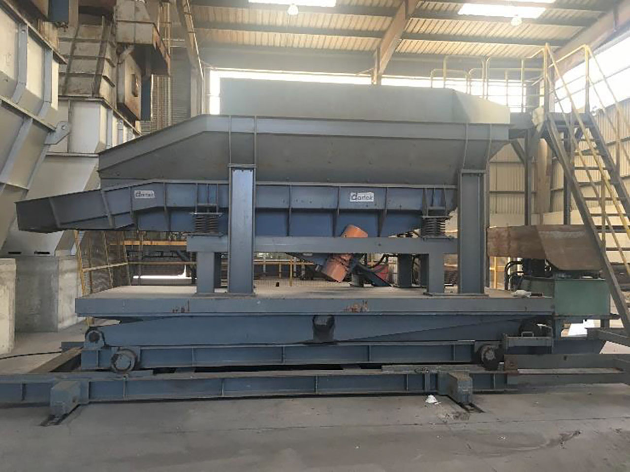 charging_machine_p1 Tovarna za pretaljevanje aluminija IA2541, rabljena