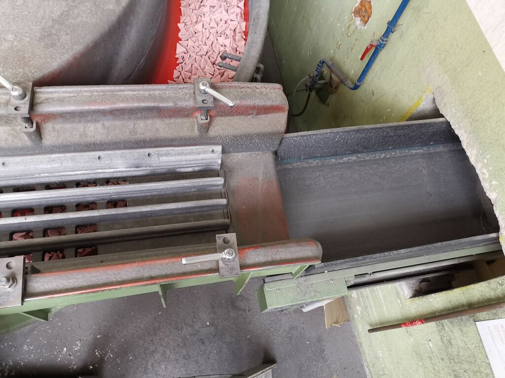 R-osler-R-470_3000-rotary-vibratory-finishing-machine-p4 Rösler R 470/3000 rotacijski vibracijski stroj za dodelavo GA2236, rabljen