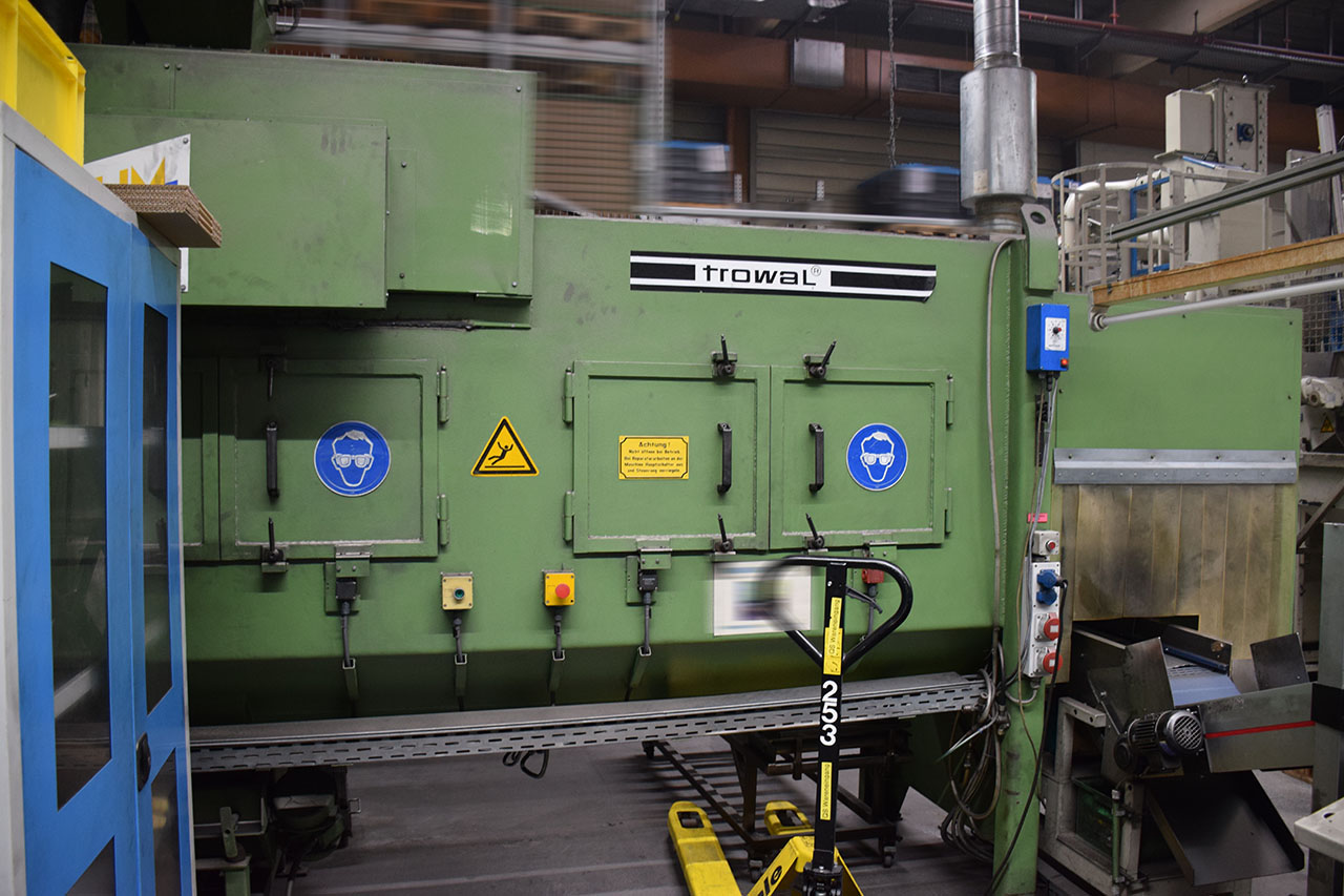 Walther-Trowal-THM-4002E-continuous-shot-blasting-machine-SA2125-p3 Walther Trowal THM 400/2E stroj za neprekinjeno peskanje SA2125, rabljen