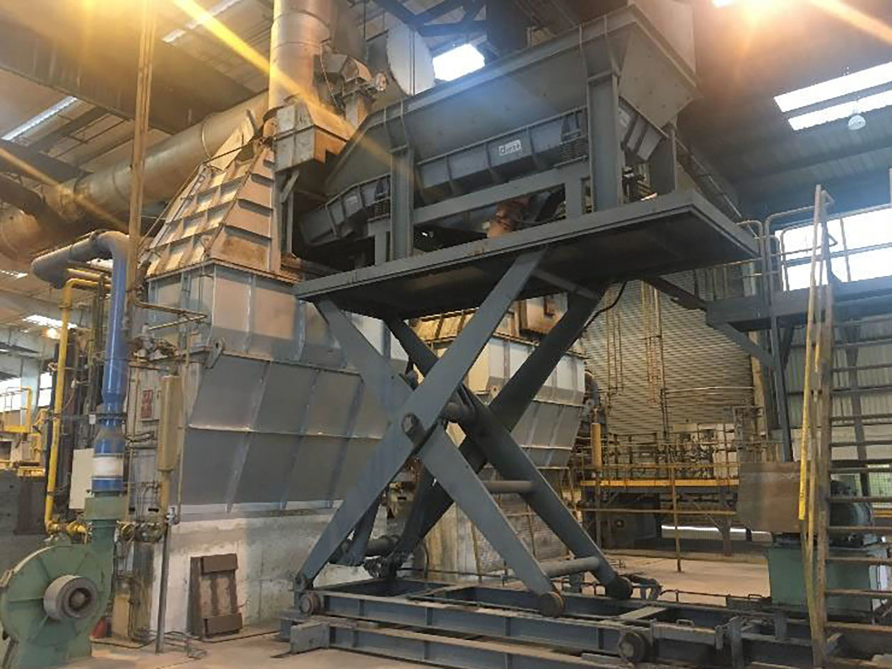 charging_machine_p2 Tovarna za pretaljevanje aluminija IA2541, rabljena