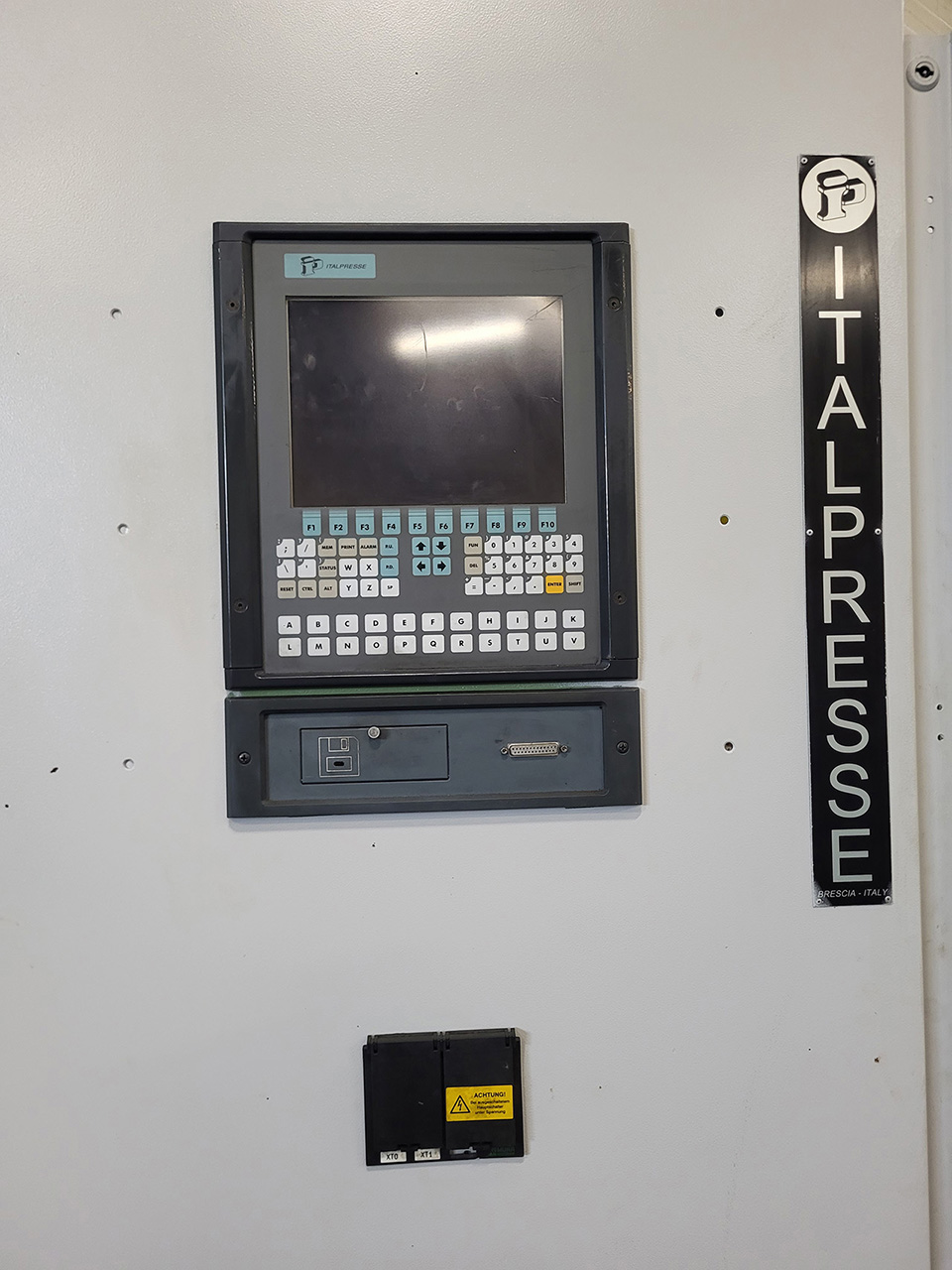 Italpresse IP 550 SC stroj za tlačno litje s hladno komoro KK1616, rabljen Italpresse IP 550 SC stroj za tlačno litje s hladno komoro KK1616, rabljen